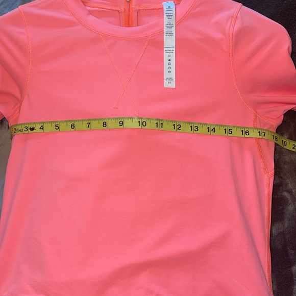 Lululemon Run: Warm Up Crew
Coral Orange - sz 4 - Picture 14 of 15